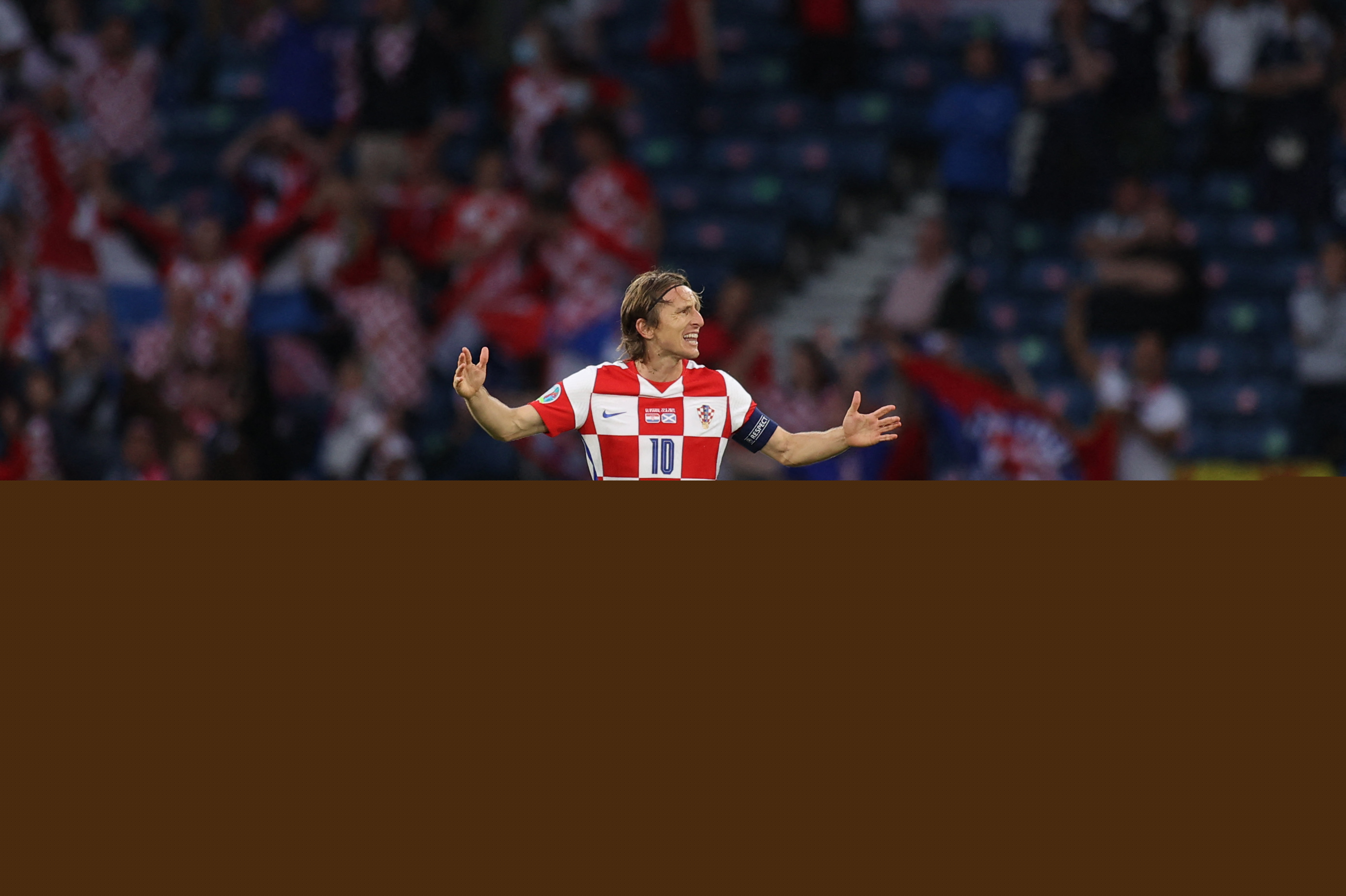 莱万：职业生涯已接近尾声，我想在体育和情感方面享受当下