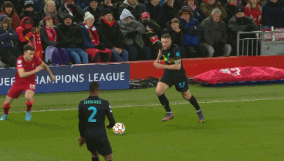 BBC记者：一名29岁的球员在伦敦市中心因涉嫌斗殴被捕