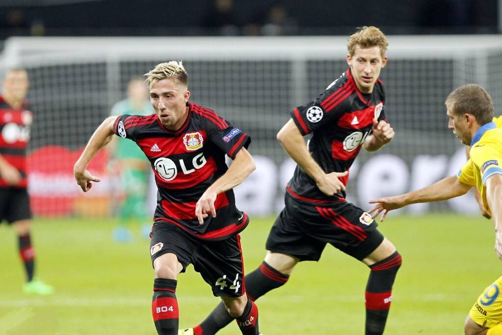 C罗中场休息时对裁判表达不满，讽刺道：你吹得太好了